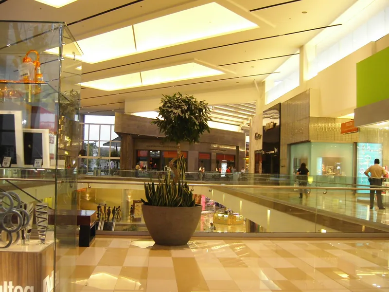 Shopping arcade in the Multiplaza Escazú mall