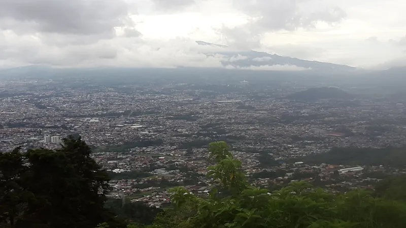 View from the Cerros de Escazú over the Central Valley and San José