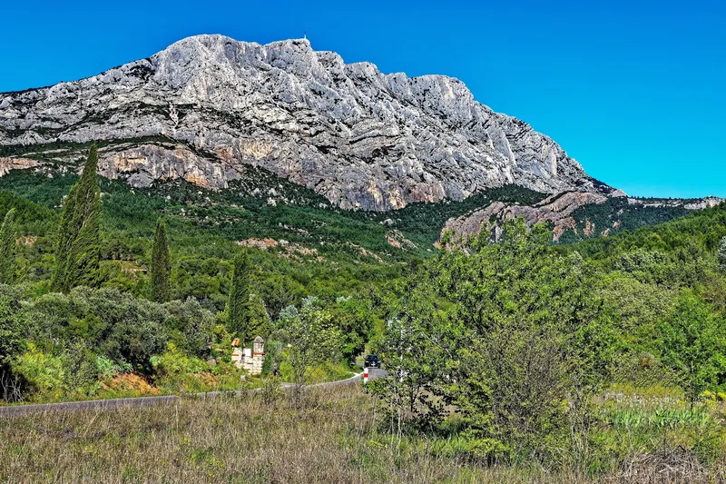 Montagne Sainte-Victoire östlich von Aix-en-Provence, das meistgemalte Motiv von Paul Cézanne