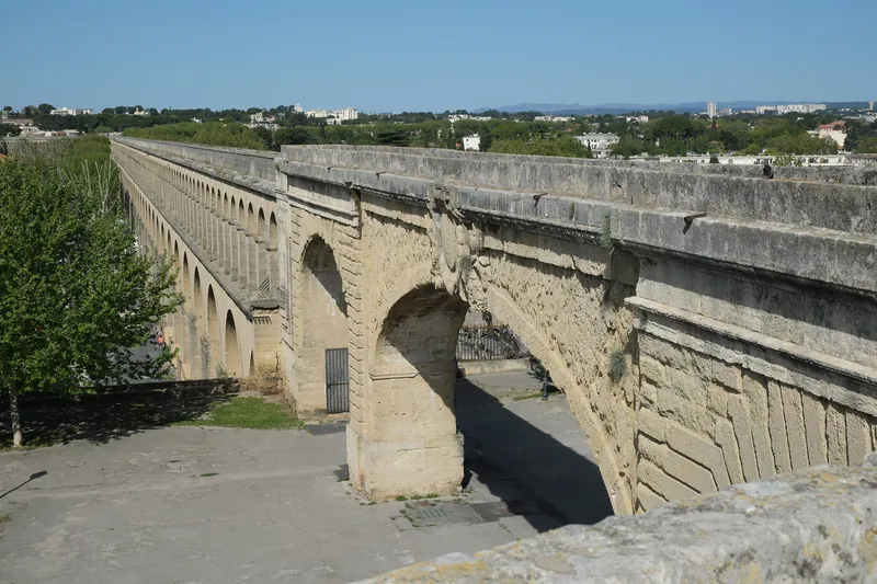 Aquädukt Saint-Clément (Les Arceaux) aus dem 18. Jahrhundert in Montpellier