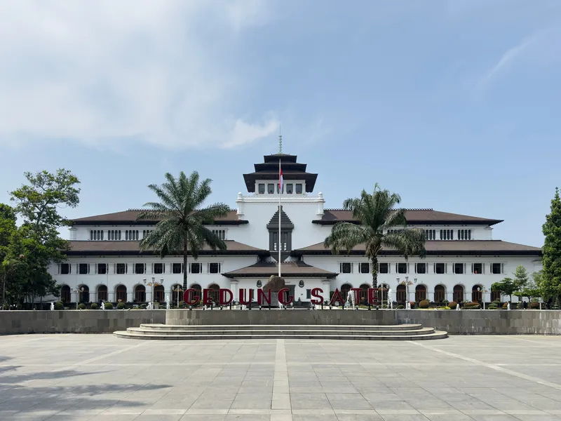 Gedung Sate in Bandung, Regierungssitz Westjavas aus der niederländischen Kolonialzeit