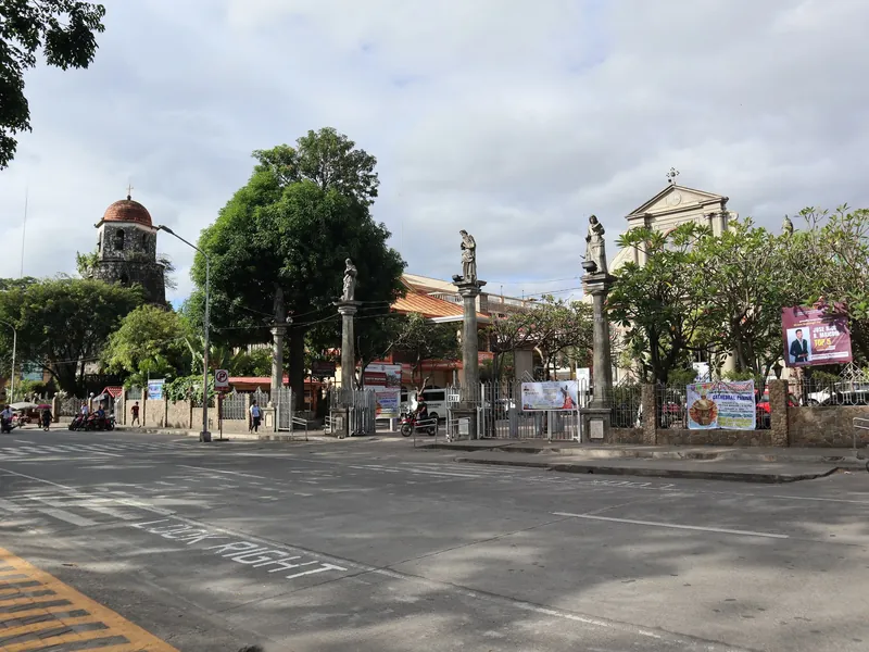 Kathedrale St. Catherine of Alexandria mit Glockenturm an der Perdices Street in Dumaguete City