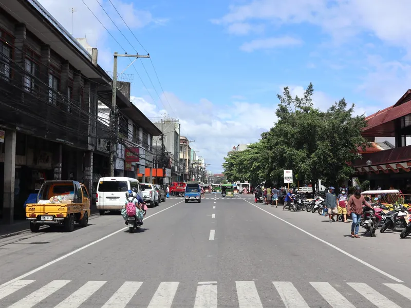 Real Street im Zentrum von Dumaguete City auf Höhe des öffentlichen Marktes