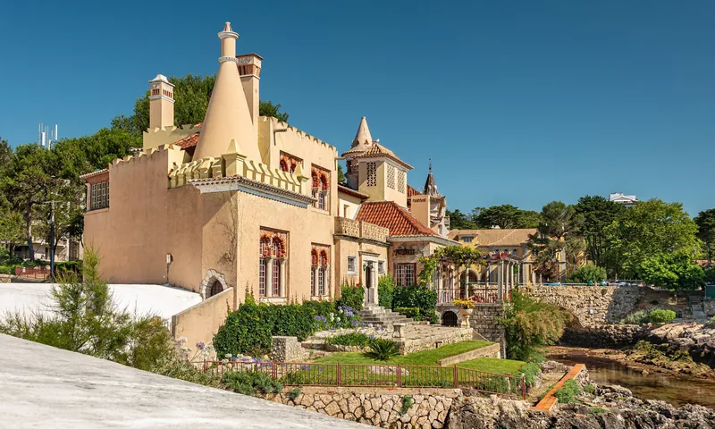 Casa de Santa Maria, built in 1902, on Avenida Rei Umberto in Cascais