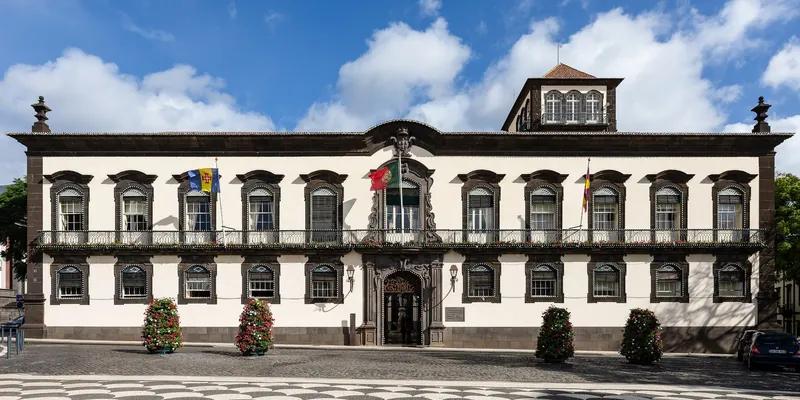 Rathaus Paços do Concelho am Praça do Município in Funchal