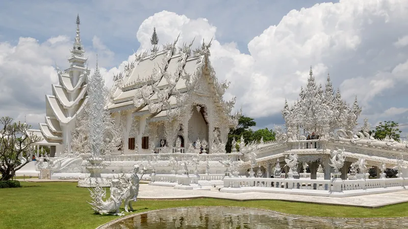 Wat Rong Khun (Weißer Tempel) südlich von Chiang Rai