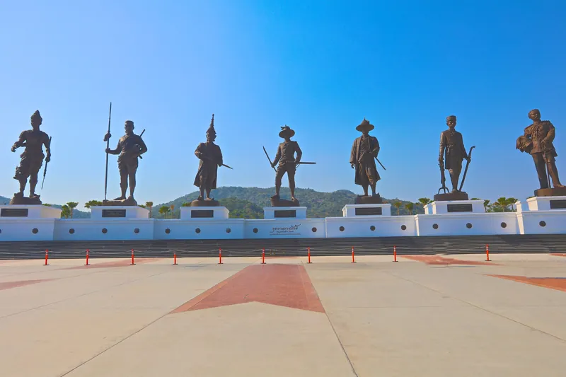 Statuen der sieben Könige im Rajabhakti-Park, Hua Hin