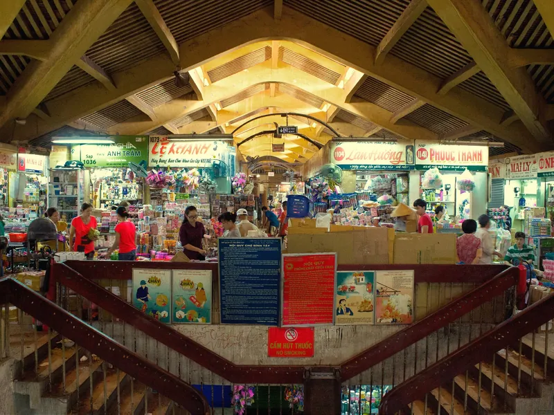 Innenhof des Binh-Tay-Markts im Chinesenviertel Cho Lon von Ho-Chi-Minh-Stadt